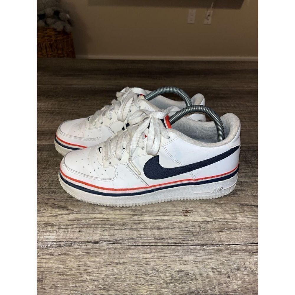 NIKE AIR FORCE 1 LV8 1 (GS) WHITE/OBSIDIAN-HABANERO RED [CW0984 100] Size 6.5Y 8
